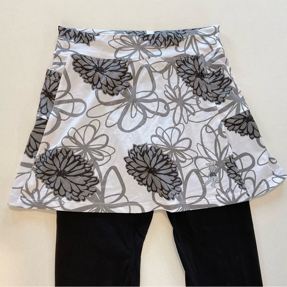 Runningskirt.com Capri Athletic Skort Sz 4 / 10-12 - Picture 2 of 12